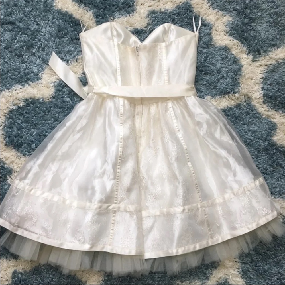 Prom/ Formal Dress - Picture 2 of 6